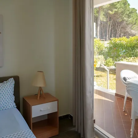 Apartamento Gjiri I Lalzit - Savita - Kompleksi Turistik Lura 2 *