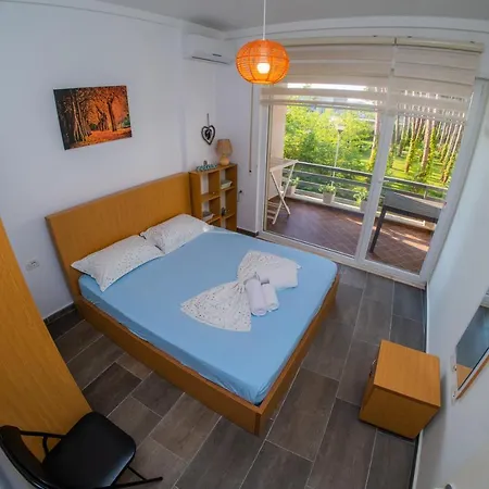 Gjiri I Lalzit - Savita - Kompleksi Turistik Lura 2