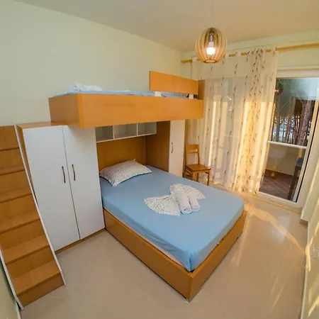 Apartment Gjiri I Lalzit - Savita - Kompleksi Turistik Lura 2 *