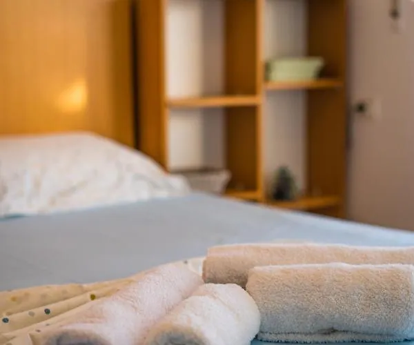 Apartament Gjiri I Lalzit - Savita - Kompleksi Turistik Lura 2 *